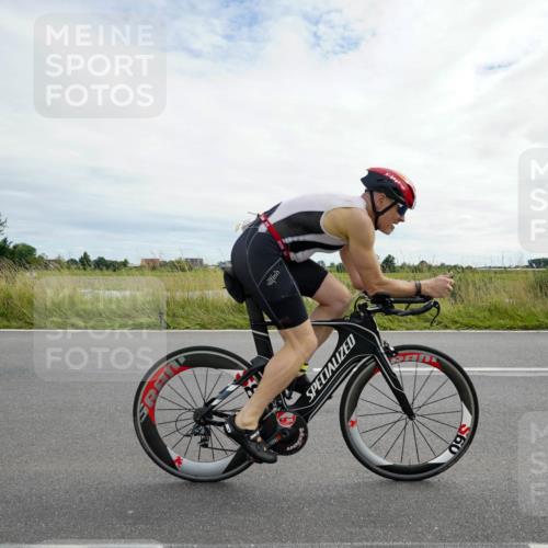 31.08.2025 - Elbe Triathlon Hamburg Michael Burmester http://msf.ph/oto/8694518 31.08.2025 15:17:18 Radfahren  meine-sportfotos.de