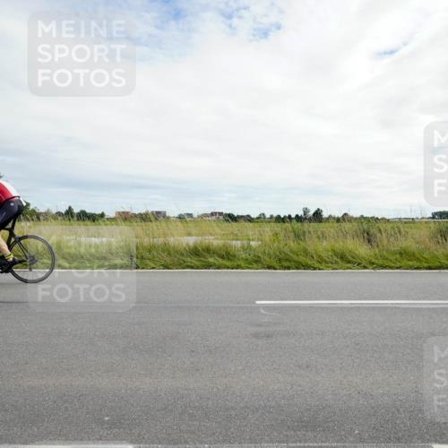 31.08.2025 - Elbe Triathlon Hamburg Michael Burmester http://msf.ph/oto/8694524 31.08.2025 15:18:10 Radfahren  meine-sportfotos.de