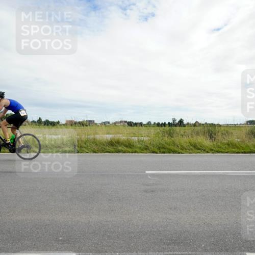 31.08.2025 - Elbe Triathlon Hamburg Michael Burmester http://msf.ph/oto/8694525 31.08.2025 15:18:27 Radfahren  meine-sportfotos.de