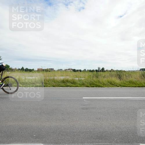 31.08.2025 - Elbe Triathlon Hamburg Michael Burmester http://msf.ph/oto/8694528 31.08.2025 15:18:49 Radfahren  meine-sportfotos.de