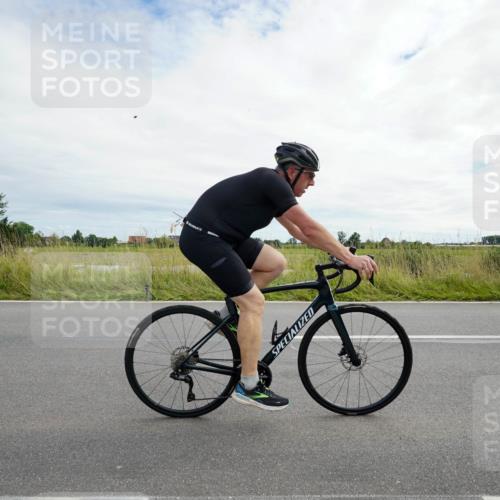 31.08.2025 - Elbe Triathlon Hamburg Michael Burmester http://msf.ph/oto/8694532 31.08.2025 15:19:08 Radfahren  meine-sportfotos.de