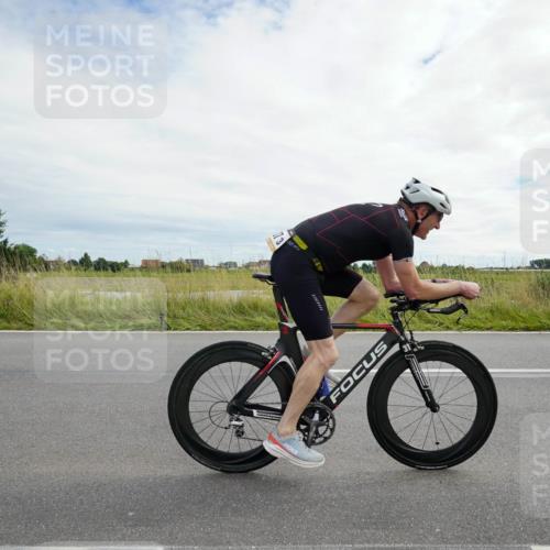 31.08.2025 - Elbe Triathlon Hamburg Michael Burmester http://msf.ph/oto/8694538 31.08.2025 15:19:49 Radfahren  meine-sportfotos.de