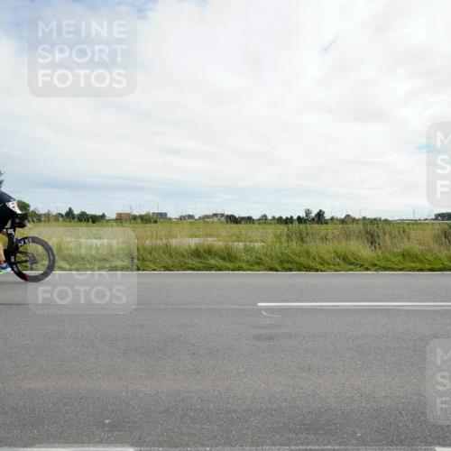 31.08.2025 - Elbe Triathlon Hamburg Michael Burmester http://msf.ph/oto/8694544 31.08.2025 15:20:43 Radfahren  meine-sportfotos.de