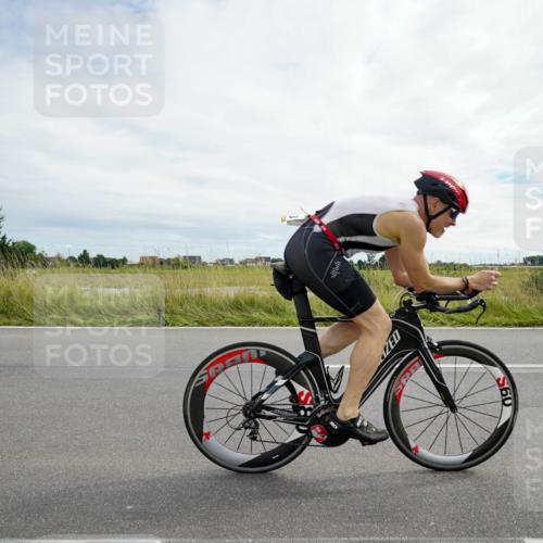 31.08.2025 - Elbe Triathlon Hamburg Michael Burmester http://msf.ph/oto/8694550 31.08.2025 15:21:24 Radfahren  meine-sportfotos.de