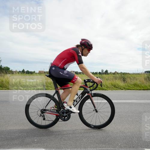 31.08.2025 - Elbe Triathlon Hamburg Michael Burmester http://msf.ph/oto/8694551 31.08.2025 15:21:25 Radfahren  meine-sportfotos.de