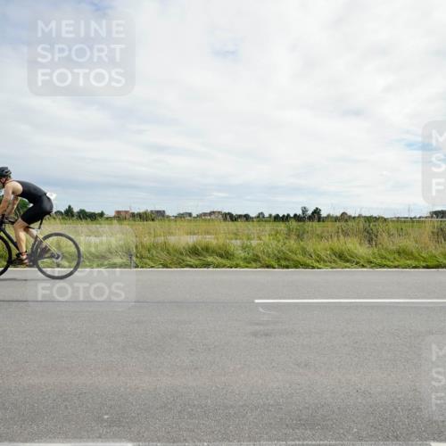 31.08.2025 - Elbe Triathlon Hamburg Michael Burmester http://msf.ph/oto/8694554 31.08.2025 15:21:49 Radfahren  meine-sportfotos.de