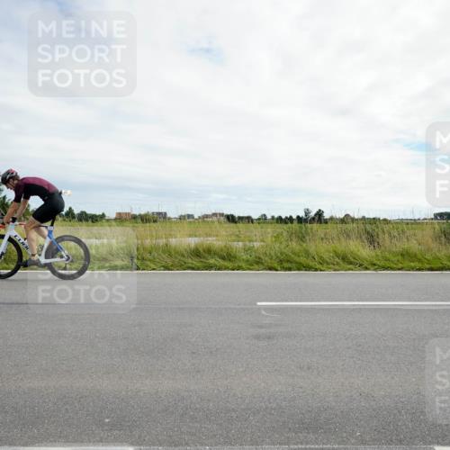 31.08.2025 - Elbe Triathlon Hamburg Michael Burmester http://msf.ph/oto/8694561 31.08.2025 15:22:51 Radfahren  meine-sportfotos.de