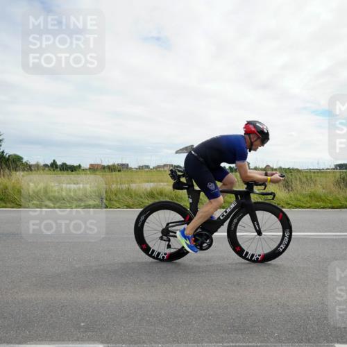 31.08.2025 - Elbe Triathlon Hamburg Michael Burmester http://msf.ph/oto/8694564 31.08.2025 15:22:58 Radfahren  meine-sportfotos.de