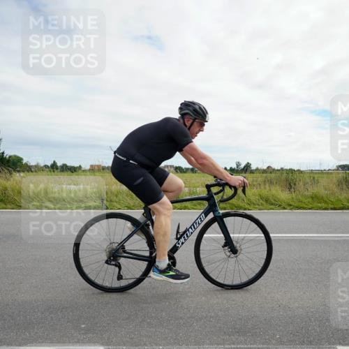 31.08.2025 - Elbe Triathlon Hamburg Michael Burmester http://msf.ph/oto/8694573 31.08.2025 15:23:27 Radfahren  meine-sportfotos.de