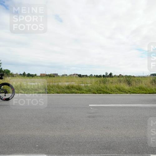 31.08.2025 - Elbe Triathlon Hamburg Michael Burmester http://msf.ph/oto/8694581 31.08.2025 15:24:48 Radfahren  meine-sportfotos.de