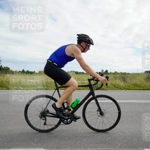 31.08.2025 - Elbe Triathlon Hamburg Michael Burmester http://msf.ph/oto/8694590 31.08.2025 15:25:17 Radfahren  meine-sportfotos.de