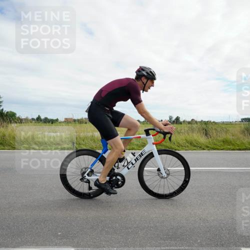 31.08.2025 - Elbe Triathlon Hamburg Michael Burmester http://msf.ph/oto/8694592 31.08.2025 15:25:18 Radfahren  meine-sportfotos.de