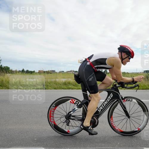 31.08.2025 - Elbe Triathlon Hamburg Michael Burmester http://msf.ph/oto/8694595 31.08.2025 15:25:27 Radfahren  meine-sportfotos.de