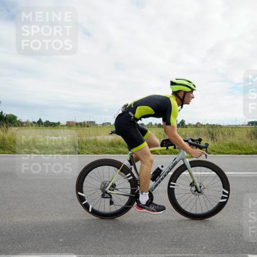 31.08.2025 - Elbe Triathlon Hamburg Michael Burmester http://msf.ph/oto/8694596 31.08.2025 15:25:43 Radfahren  meine-sportfotos.de