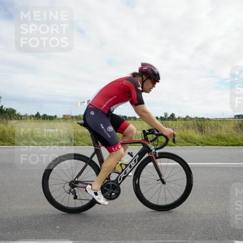 31.08.2025 - Elbe Triathlon Hamburg Michael Burmester http://msf.ph/oto/8694597 31.08.2025 15:25:48 Radfahren  meine-sportfotos.de