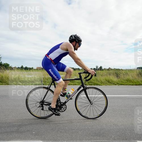 31.08.2025 - Elbe Triathlon Hamburg Michael Burmester http://msf.ph/oto/8694603 31.08.2025 15:26:31 Radfahren  meine-sportfotos.de