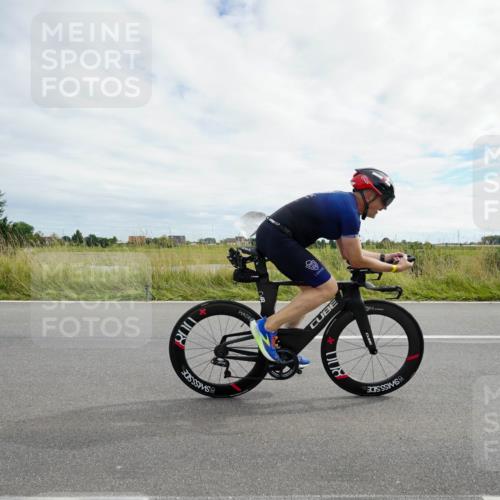 31.08.2025 - Elbe Triathlon Hamburg Michael Burmester http://msf.ph/oto/8694609 31.08.2025 15:27:05 Radfahren  meine-sportfotos.de