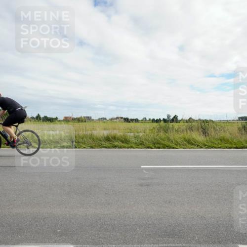31.08.2025 - Elbe Triathlon Hamburg Michael Burmester http://msf.ph/oto/8694620 31.08.2025 15:27:49 Radfahren  meine-sportfotos.de