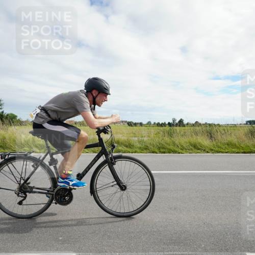 31.08.2025 - Elbe Triathlon Hamburg Michael Burmester http://msf.ph/oto/8694625 31.08.2025 15:28:11 Radfahren  meine-sportfotos.de