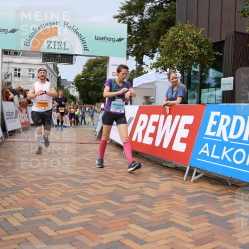 31.08.2025 - 21. Blankeneser Heldenlauf Strokosch-Dieckow http://msf.ph/oto/8694629 31.08.2025 12:35:04 Ziel 5266, 5115, 5315, 5689, 5037, 4267, 4373 meine-sportfotos.de