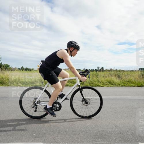 31.08.2025 - Elbe Triathlon Hamburg Michael Burmester http://msf.ph/oto/8694631 31.08.2025 15:29:05 Radfahren  meine-sportfotos.de