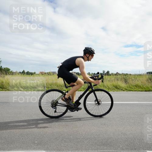 31.08.2025 - Elbe Triathlon Hamburg Michael Burmester http://msf.ph/oto/8694632 31.08.2025 15:29:06 Radfahren  meine-sportfotos.de