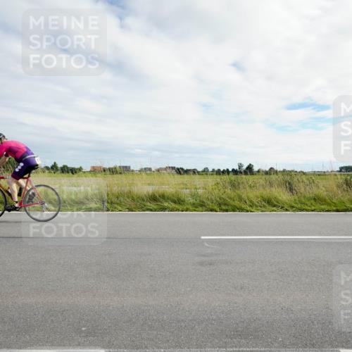 31.08.2025 - Elbe Triathlon Hamburg Michael Burmester http://msf.ph/oto/8694636 31.08.2025 15:29:19 Radfahren  meine-sportfotos.de