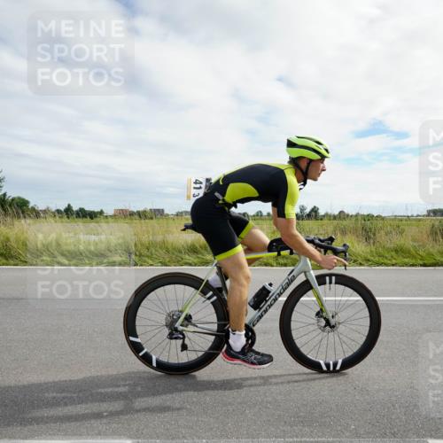 31.08.2025 - Elbe Triathlon Hamburg Michael Burmester http://msf.ph/oto/8694643 31.08.2025 15:30:06 Radfahren  meine-sportfotos.de