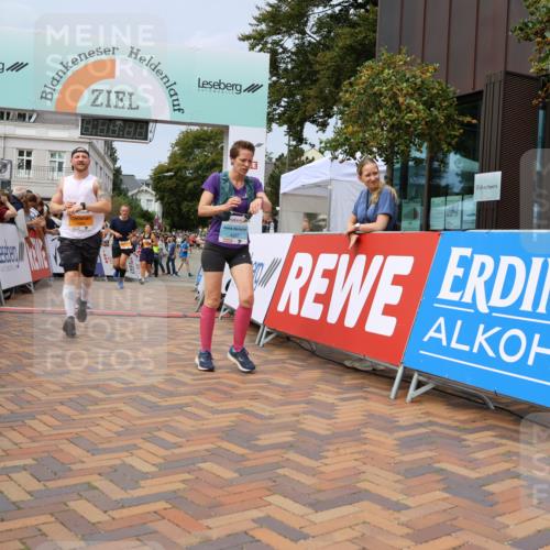 31.08.2025 - 21. Blankeneser Heldenlauf Strokosch-Dieckow http://msf.ph/oto/8694644 31.08.2025 12:35:04 Ziel 5266, 5115, 5315, 5689, 5037, 4267, 4373 meine-sportfotos.de