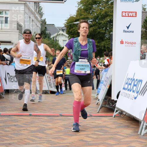 31.08.2025 - 21. Blankeneser Heldenlauf Strokosch-Dieckow http://msf.ph/oto/8694651 31.08.2025 12:35:03 Ziel 5266, 5115, 5315, 5689, 5037, 4267, 4373 meine-sportfotos.de