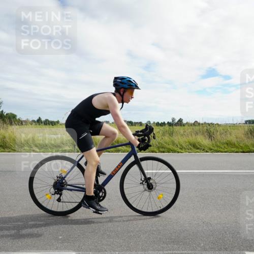 31.08.2025 - Elbe Triathlon Hamburg Michael Burmester http://msf.ph/oto/8694652 31.08.2025 15:30:42 Radfahren  meine-sportfotos.de