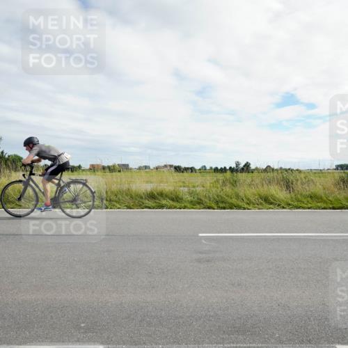 31.08.2025 - Elbe Triathlon Hamburg Michael Burmester http://msf.ph/oto/8694654 31.08.2025 15:30:46 Radfahren  meine-sportfotos.de