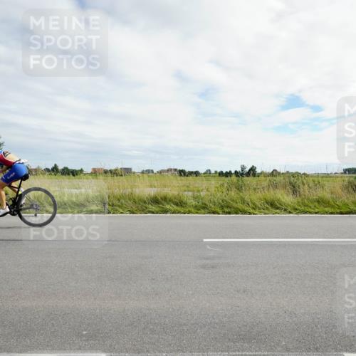 31.08.2025 - Elbe Triathlon Hamburg Michael Burmester http://msf.ph/oto/8694655 31.08.2025 15:30:56 Radfahren  meine-sportfotos.de