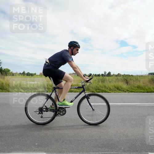 31.08.2025 - Elbe Triathlon Hamburg Michael Burmester http://msf.ph/oto/8694670 31.08.2025 15:31:50 Radfahren  meine-sportfotos.de