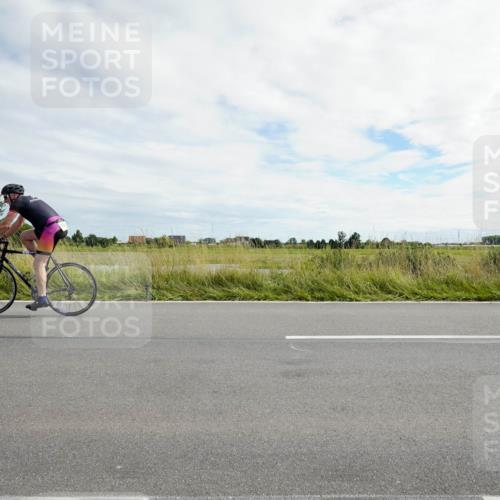 31.08.2025 - Elbe Triathlon Hamburg Michael Burmester http://msf.ph/oto/8694677 31.08.2025 15:32:27 Radfahren  meine-sportfotos.de