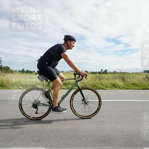 31.08.2025 - Elbe Triathlon Hamburg Michael Burmester http://msf.ph/oto/8694680 31.08.2025 15:33:02 Radfahren  meine-sportfotos.de