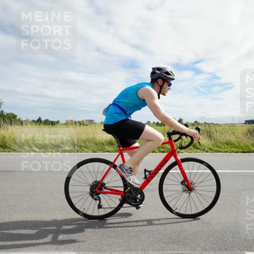 31.08.2025 - Elbe Triathlon Hamburg Michael Burmester http://msf.ph/oto/8694693 31.08.2025 15:33:54 Radfahren  meine-sportfotos.de