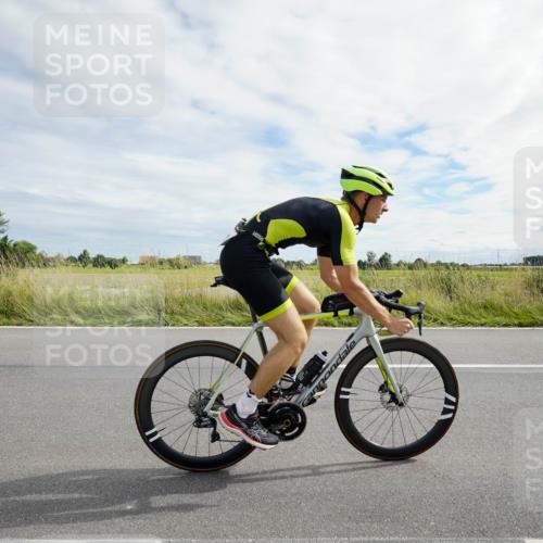 31.08.2025 - Elbe Triathlon Hamburg Michael Burmester http://msf.ph/oto/8694705 31.08.2025 15:34:33 Radfahren  meine-sportfotos.de