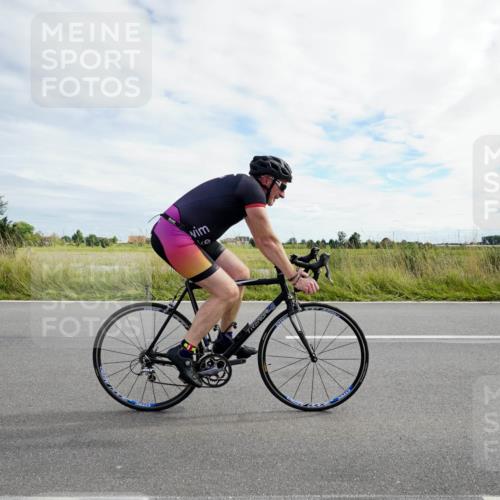 31.08.2025 - Elbe Triathlon Hamburg Michael Burmester http://msf.ph/oto/8694709 31.08.2025 15:35:07 Radfahren  meine-sportfotos.de