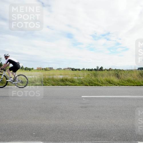 31.08.2025 - Elbe Triathlon Hamburg Michael Burmester http://msf.ph/oto/8694711 31.08.2025 15:35:08 Radfahren  meine-sportfotos.de