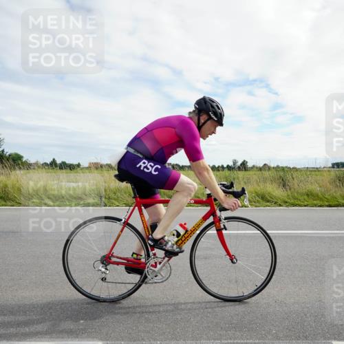 31.08.2025 - Elbe Triathlon Hamburg Michael Burmester http://msf.ph/oto/8694726 31.08.2025 15:36:24 Radfahren  meine-sportfotos.de