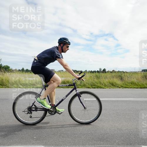 31.08.2025 - Elbe Triathlon Hamburg Michael Burmester http://msf.ph/oto/8694731 31.08.2025 15:36:38 Radfahren  meine-sportfotos.de