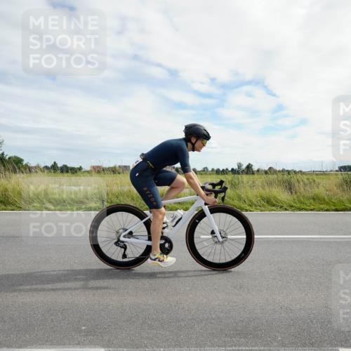 31.08.2025 - Elbe Triathlon Hamburg Michael Burmester http://msf.ph/oto/8694736 31.08.2025 15:37:08 Radfahren  meine-sportfotos.de