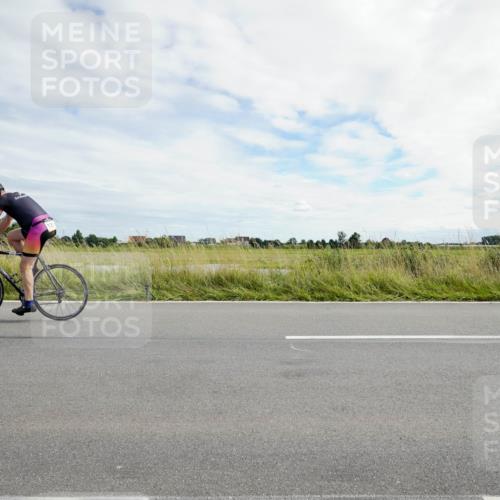 31.08.2025 - Elbe Triathlon Hamburg Michael Burmester http://msf.ph/oto/8694737 31.08.2025 15:37:14 Radfahren  meine-sportfotos.de