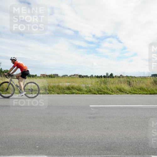 31.08.2025 - Elbe Triathlon Hamburg Michael Burmester http://msf.ph/oto/8694740 31.08.2025 15:37:24 Radfahren  meine-sportfotos.de