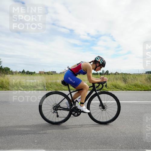 31.08.2025 - Elbe Triathlon Hamburg Michael Burmester http://msf.ph/oto/8694742 31.08.2025 15:37:48 Radfahren  meine-sportfotos.de