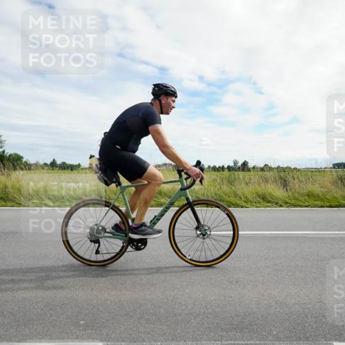 31.08.2025 - Elbe Triathlon Hamburg Michael Burmester http://msf.ph/oto/8694743 31.08.2025 15:37:52 Radfahren  meine-sportfotos.de