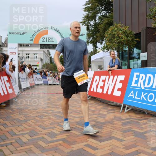 31.08.2025 - 21. Blankeneser Heldenlauf Strokosch-Dieckow http://msf.ph/oto/8694747 31.08.2025 12:34:56 Ziel 5266, 5083, 5515, 4373 meine-sportfotos.de