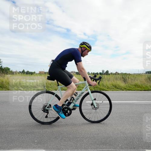 31.08.2025 - Elbe Triathlon Hamburg Michael Burmester http://msf.ph/oto/8694750 31.08.2025 15:38:33 Radfahren  meine-sportfotos.de