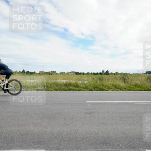 31.08.2025 - Elbe Triathlon Hamburg Michael Burmester http://msf.ph/oto/8694752 31.08.2025 15:39:05 Radfahren  meine-sportfotos.de